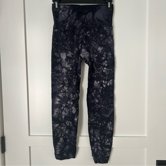 Free People FP Movement Good Karma Tie-Dye Leggings Black + White M/L - Picture 8 of 10